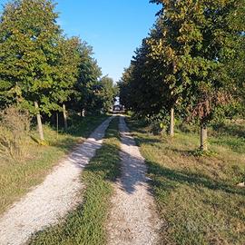 cascina con ampi spazzi