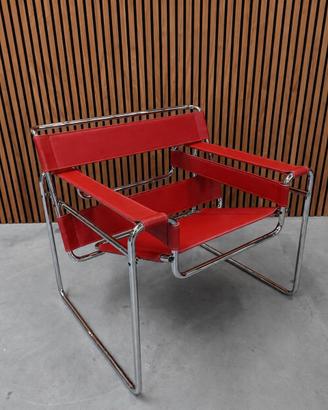Poltrona WASSILY cuoio rosso di MDF ITALIA