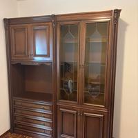 Credenza d’epoca. Mobile in stile classico