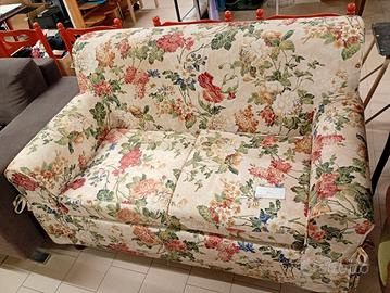 divani vari e poltrona 