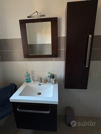 Mobili bagno, specchio con led e colonna sospesa