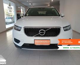 VOLVO XC40 (2017-->) XC40 T2 Momentum Pro