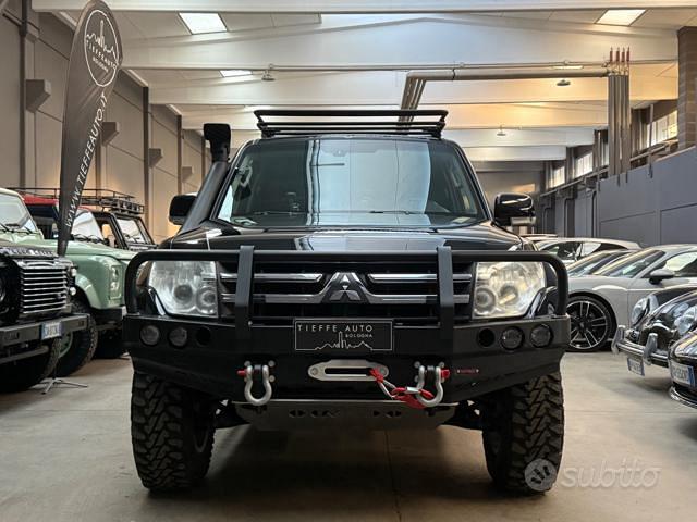 Mitsubishi Pajero 2010 photo 2