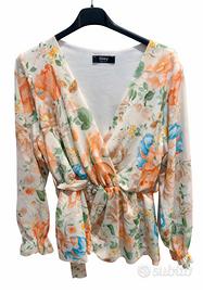 Blusa floreale elasticizzata Bay veste più taglie