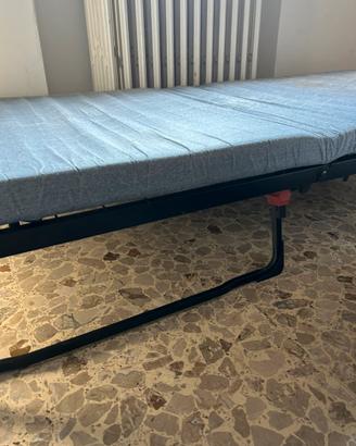 Brandina pieghevole IKEA con materasso