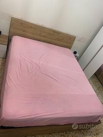 letto contenitore e divano 3 posti in ecopelle