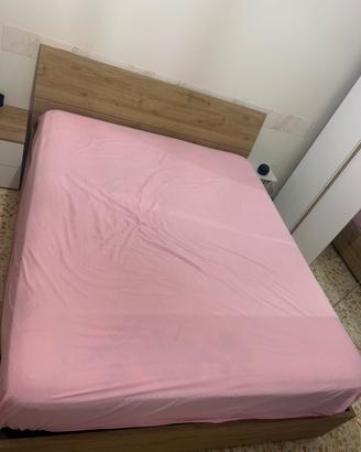 letto contenitore e divano 3 posti in ecopelle