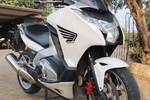 HONDA INTEGRA 700
