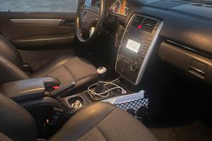 Mercedes B200