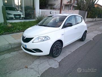 Lancia Ypsilon 1.2 69 CV 5 porte S&S Gold