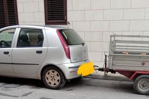 fiat punto con carrello rimorchio