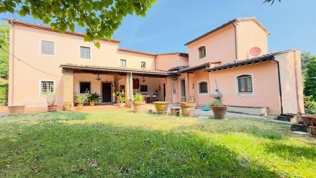 Rustico / Casale di 345 m² con più di 5 locali a M - Vista 5