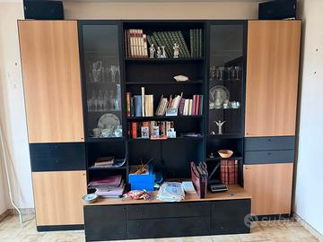 parete attrezzata 3mt x 2,30