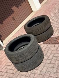 4 Gomme R20: Pirelli 255/45 + Michelin 235/50