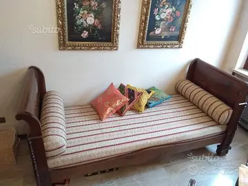 Mobile letto triclinio restaurato a nuovo