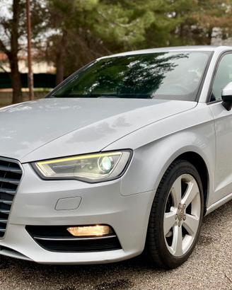 Audi A3 2.0TDI 150CV cambio aut. S-tronic 3 porte