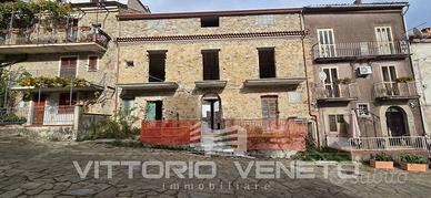 Villa di 400 m² con più di 5 locali a Perdifumo