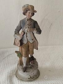 statuina in porcellana di Capodimonte biscuit