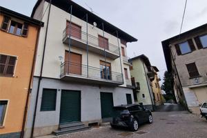 Stabile-Palazzo a Centro Valle Intelvi