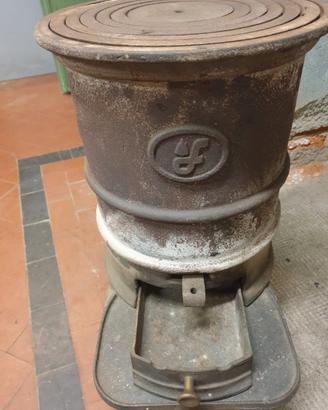 Stufa in ghisa  marchio" F"