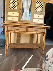 Scrivania / consolle in bambù e rattan vintage