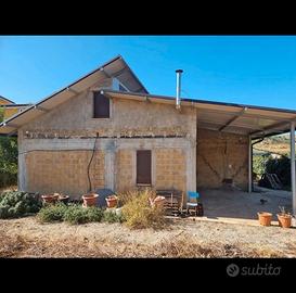 villa con terreno contrada tenalonga 
