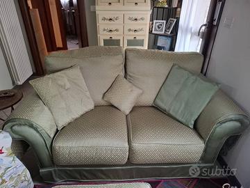 DIVANO 2 POSTI + POUF E 2 POLTRONE .LEGGI.
