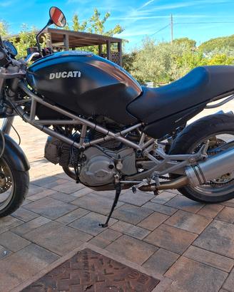 Ducati Monster 620 dark 