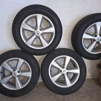 Cerchioni e gomme 4 stagioni 215-65-17 