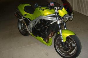 Triumph speed triple 955i