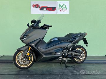 YAMAHA T-MAX 560 TECH MAX in promozione