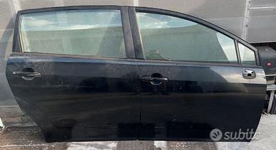 TOYOTA COROLLA VERSO PORTA ANT E POST DX E SX '02>