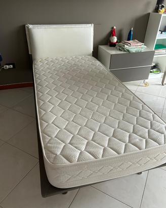 Letto comprensivo di Rete e testiera