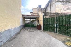 CASA SEMINDIPENDENTE A TORRE DEL GRECO