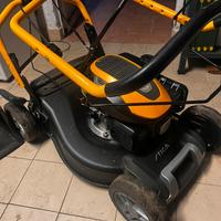 Tagliaerba stiga trazionato