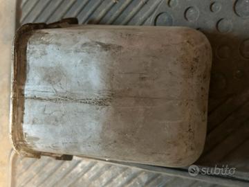 Sottosella porta attrezzi Vespa anni 60 oroginale