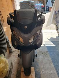 SUZUKI BURGMAN 650 EXECUTIVE