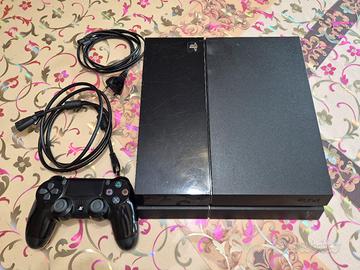 PlayStation 4 completa di Controller e Cavi