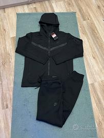 Tuta Nike Tech - Taglia L - Nuova con cartellino