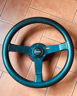 Volante sterzo Momo con mozzo