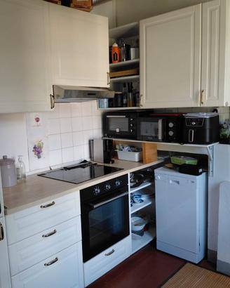 Cucina IKEA  con di elettrodomestici per trasloco