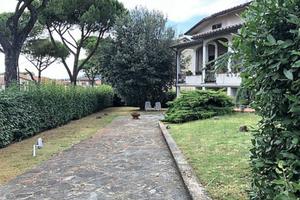 Villa di 520 m² con più di 5 locali e box auto dop