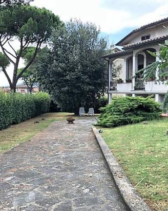 Villa di 520 m² con più di 5 locali e box auto dop