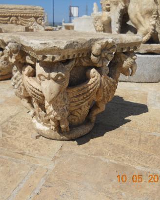 Capitelli in Pietra