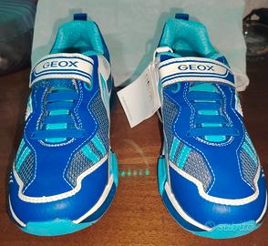 scarpe per bambino con led. 