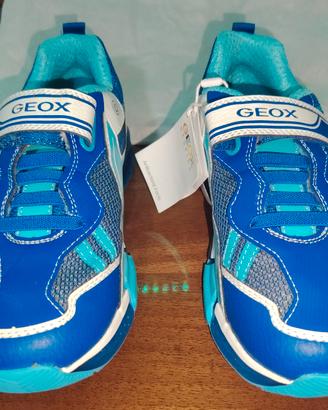 scarpe per bambino con led. 