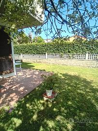 Ampio appartamento con giardino