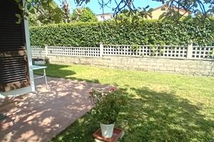 Ampio appartamento con giardino