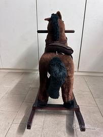 Cavallo a dondolo