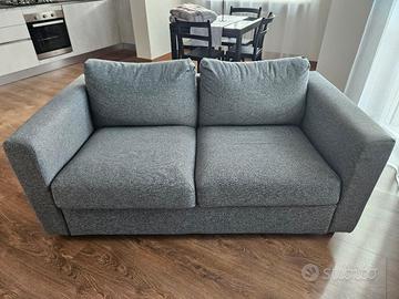 divano a 2 posti Ikea